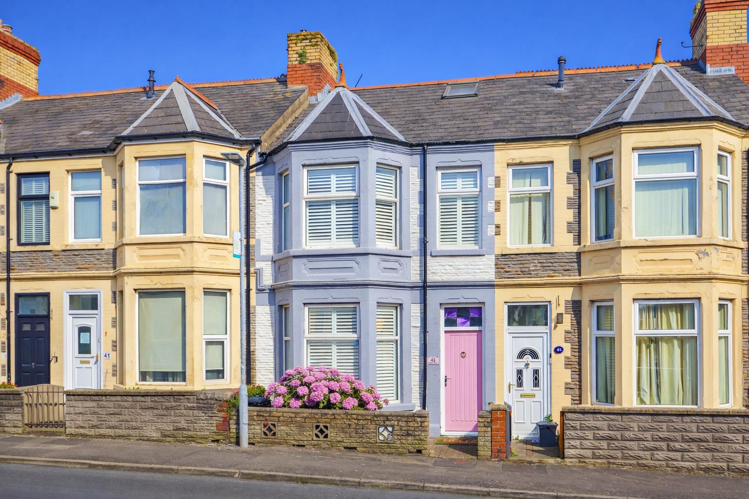 Jewel Street, Barry